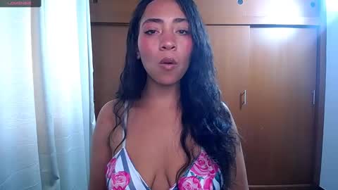 Snapshot of danna__ross chatting on January 2025 06:44:01 PM Danna Ross online show from January 2025 06:44:01 PM