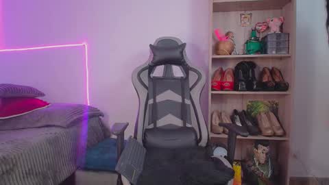 Snapshot of danna_bella2 chatting on February 2026 06:37:01 PM danna isabella online show from February 2026 06:37:01 PM