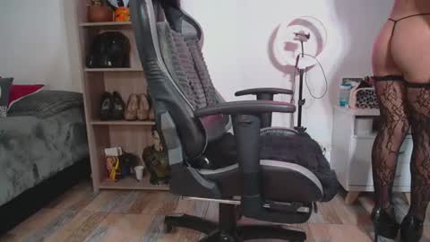 danna isabella online show from June 2026 08:19:02 PM