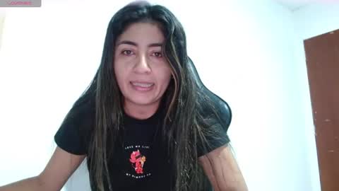 Danna online show from June 2026 08:37:02 PM