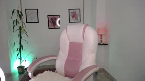 Danna online show from April 2026 11:22:02 PM