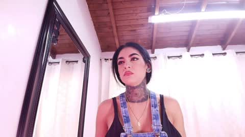 Snapshot of dannaberlin chatting on January 2025 07:05:01 PM Danna Berlin online show from January 2025 07:05:01 PM