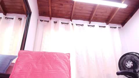 Snapshot of dannaberlin chatting on January 2025 07:24:01 PM Danna Berlin online show from January 2025 07:24:01 PM