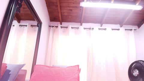 Snapshot of dannaberlin chatting on January 2025 07:18:01 PM Danna Berlin online show from January 2025 07:18:01 PM