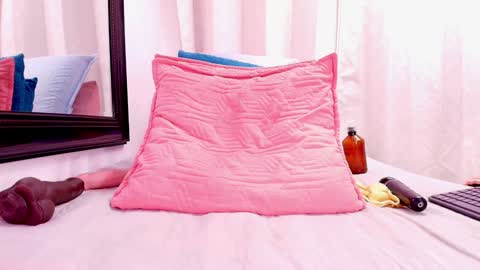 Snapshot of dannaberlin chatting on February 2025 10:21:01 PM Danna Berlin online show from February 2025 10:21:01 PM