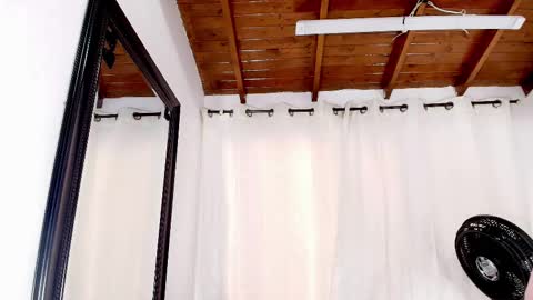 Snapshot of dannaberlin chatting on February 2025 07:19:02 PM Danna Berlin online show from February 2025 07:19:02 PM