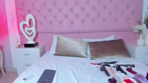 Danna  online show from April 2026 07:45:01 AM
