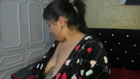 Danna Garza online show from January 2025 10:01:01 AM