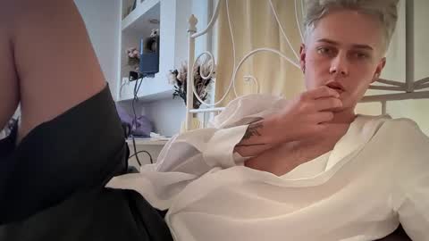 Snapshot of danny_love01 chatting on October 2025 12:39:02 PM danny online show from October 2025 12:39:02 PM