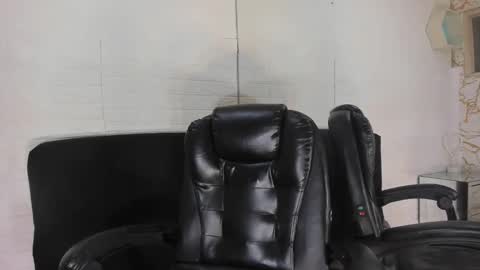 Snapshot of danny_lux chatting on May 2026 05:03:01 AM Danny online show from May 2026 05:03:01 AM