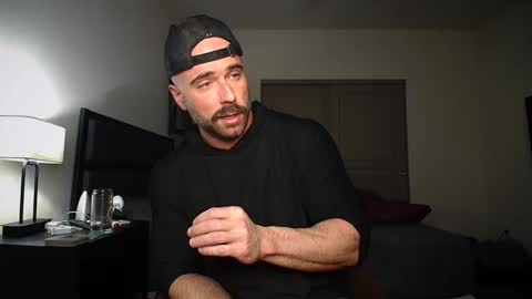 Snapshot of dannysteelexxx chatting on January 2025 01:42:02 AM Danny Steele online show from January 2025 01:42:02 AM