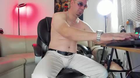 Snapshot of dante_bellini chatting on January 2026 03:15:01 PM dante_bellini online show from January 2026 03:15:01 PM