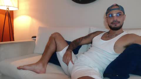 Snapshot of dante_hell1 chatting on June 2026 10:45:02 PM Dante Hell online show from June 2026 10:45:02 PM