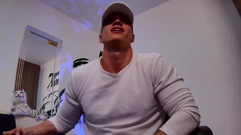 Snapshot of dantecummingss chatting on December 2024 06:05:01 PM Dante online show from December 2024 06:05:01 PM