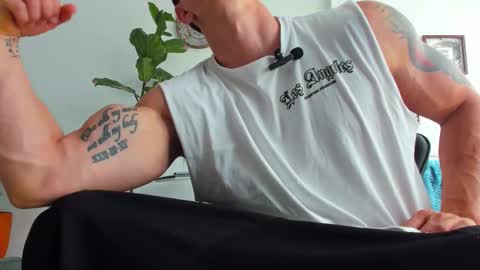 Snapshot of dantecummingss chatting on December 2025 06:45:01 PM Dante online show from December 2025 06:45:01 PM