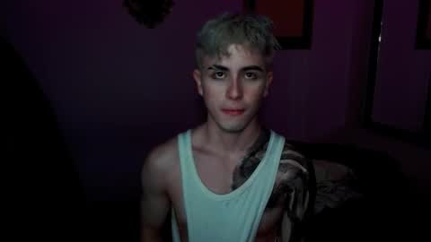 Snapshot of danteobscuro chatting on November 2025 02:32:02 AM danteobscuro online show from November 2025 02:32:02 AM