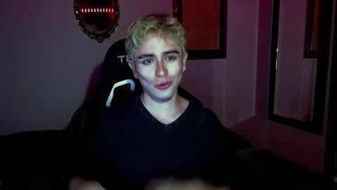 Snapshot of danteobscuro chatting on December 2025 11:23:02 PM danteobscuro online show from December 2025 11:23:02 PM