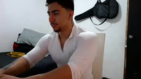 Snapshot of dantevicius chatting on November 2025 09:46:02 PM Dante Vicius online show from November 2025 09:46:02 PM