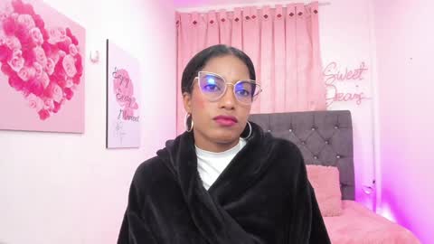 Snapshot of dany_brownie chatting on January 2025 09:19:02 AM hi im DanyBest Squirter here on cb online show from January 2025 09:19:02 AM