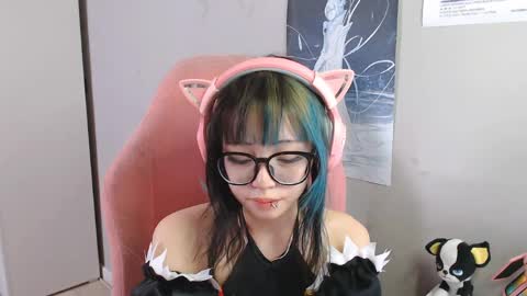 Snapshot of danyelleeyermann chatting on April 2026 01:04:01 PM danyelleeyermann online show from April 2026 01:04:01 PM
