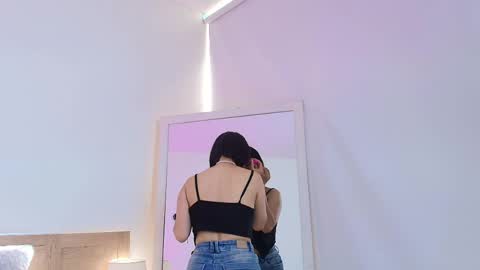 daphnevalucci online show from April 2026 08:15:01 PM