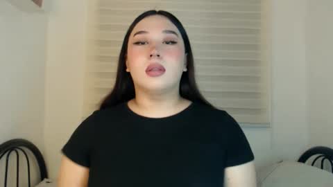 Snapshot of darcy_world chatting on April 2026 06:38:01 PM DARCY online show from April 2026 06:38:01 PM