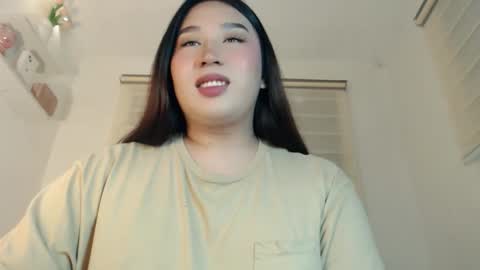 Snapshot of darcy_world chatting on April 2026 05:52:01 PM DARCY online show from April 2026 05:52:01 PM