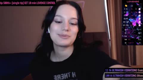 Darcy online show from October 2025 01:42:01 PM