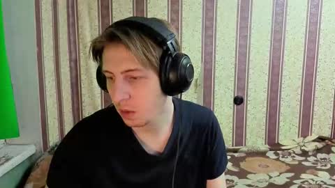 Snapshot of darienlarge chatting on December 2025 05:03:01 AM darienlarge online show from December 2025 05:03:01 AM