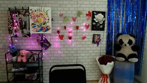 Darina online show from February 2025 12:05:02 PM