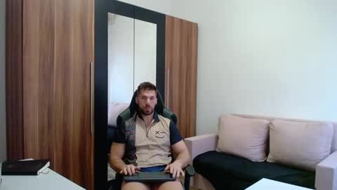 Snapshot of darius_94 chatting on March 2026 05:22:01 AM darius_94 online show from March 2026 05:22:01 AM