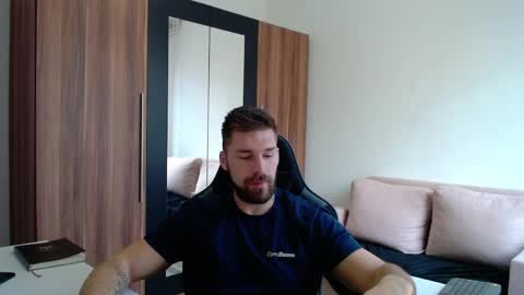 Snapshot of darius_94 chatting on April 2026 04:42:01 AM darius_94 online show from April 2026 04:42:01 AM