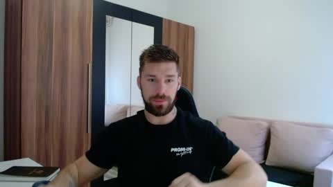 Snapshot of darius_94 chatting on April 2026 05:51:02 AM darius_94 online show from April 2026 05:51:02 AM