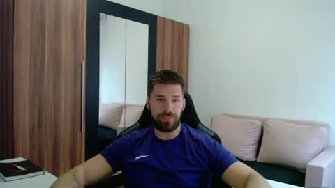 darius_94 online show from April 2026 05:24:02 AM