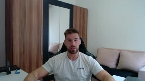 darius_94 online show from July 2026 07:28:01 AM