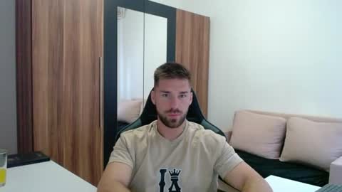 darius_94 online show from July 2026 04:30:02 AM