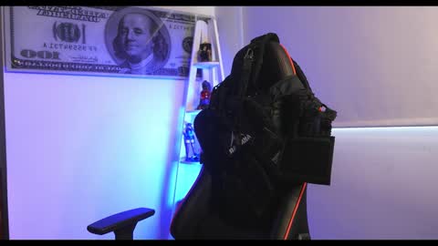 Darius Phoenix  online show from February 2025 06:28:01 PM