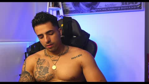 Darius Phoenix  online show from February 2025 09:29:01 PM