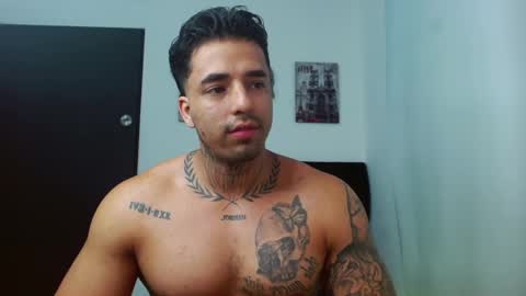 Darius Phoenix  online show from September 2025 09:48:01 PM