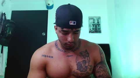 Darius Phoenix  online show from September 2025 07:17:01 PM