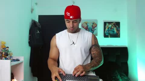 Darius Phoenix  online show from May 2026 07:52:01 PM