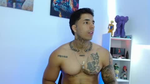 Darius Phoenix  online show from May 2026 07:45:01 PM