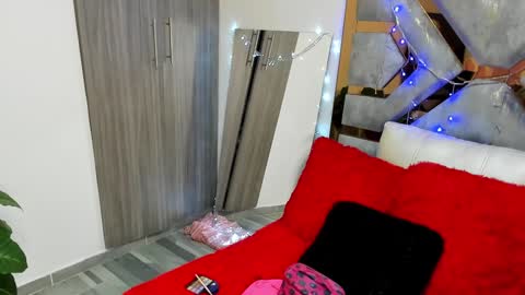 Snapshot of dark_madison chatting on January 2025 07:34:01 PM CELESTE online show from January 2025 07:34:01 PM