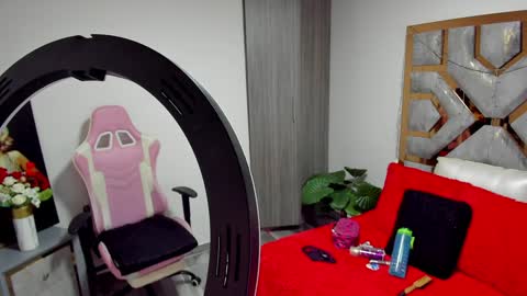 Snapshot of dark_madison chatting on January 2025 07:05:01 PM CELESTE online show from January 2025 07:05:01 PM