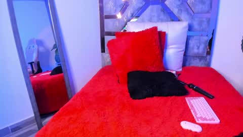 Snapshot of dark_madison chatting on January 2025 01:39:02 AM CELESTE online show from January 2025 01:39:02 AM