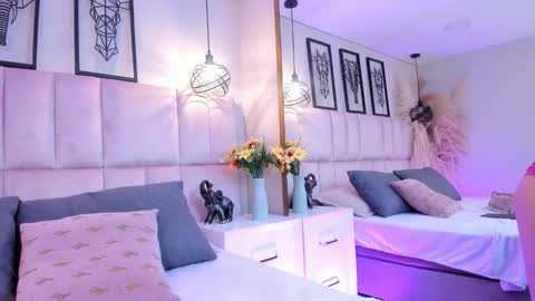 Nina online show from September 2025 03:30:02 AM