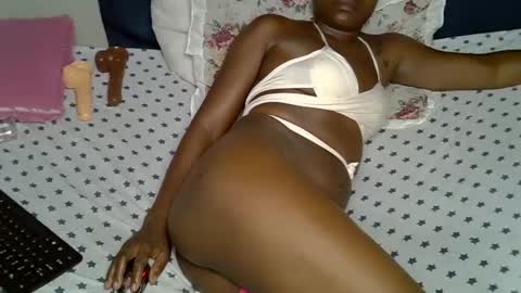 dark_petite_ online show from July 2026 09:04:02 AM