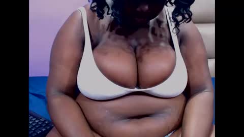 Snapshot of darkgiantmelanin chatting on February 2026 05:49:02 PM darkgiantmelanin online show from February 2026 05:49:02 PM