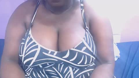 Snapshot of darkgiantmelanin chatting on April 2026 08:31:02 AM darkgiantmelanin online show from April 2026 08:31:02 AM