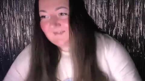 Julia online show from July 2026 03:21:02 PM